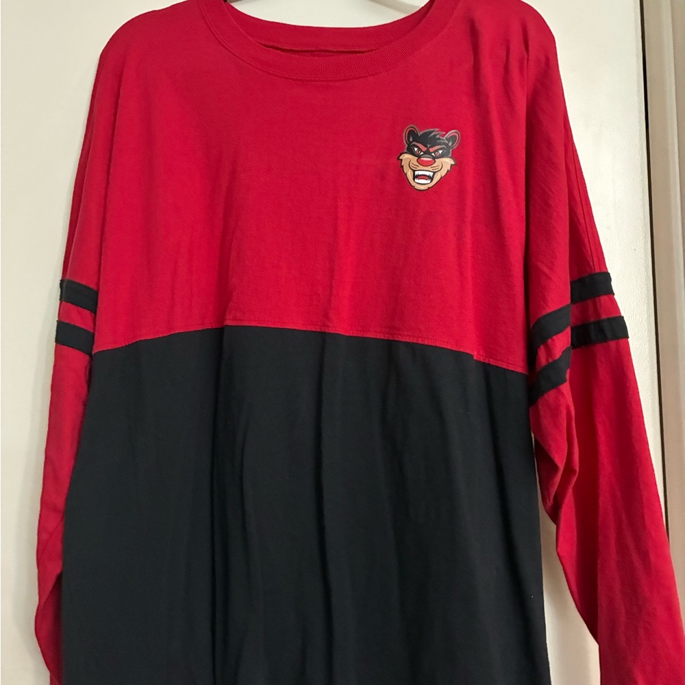 Cincinnati Women’s Brand New BearCats PomPom Shirt XL